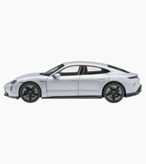Porsche Taycan Turbo S (J1 PA)