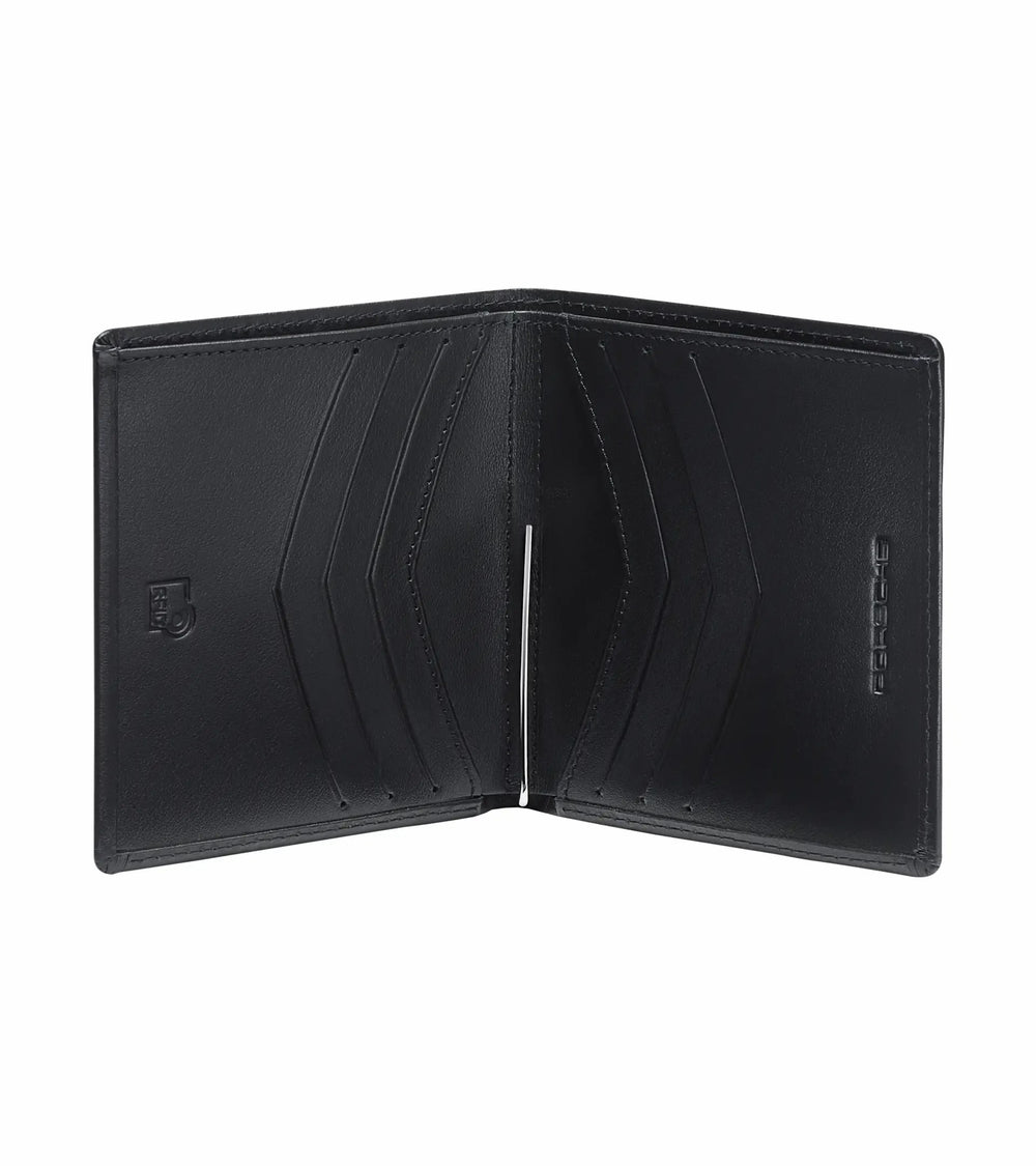 Credit cardholder | Essential