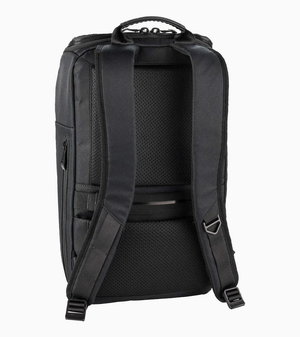 Backpack | Essential