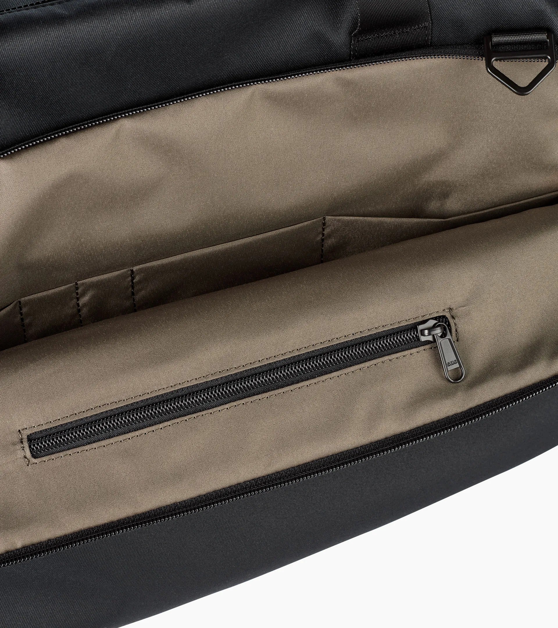 Weekender | Essential